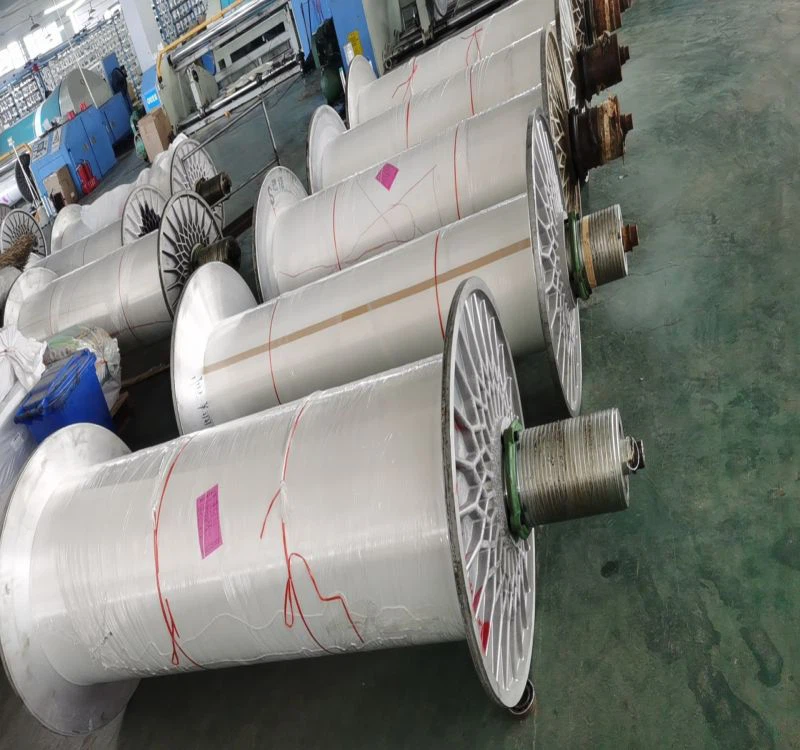 Värviline lõng pärast koolutamist